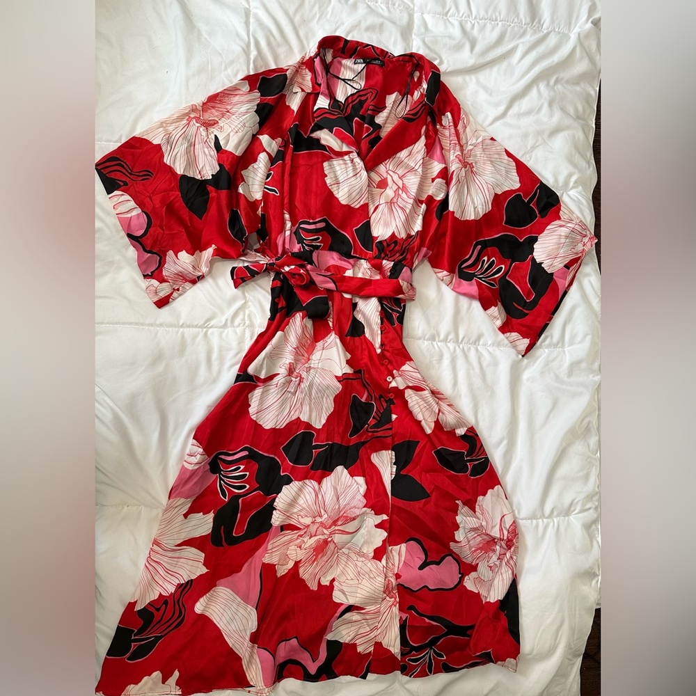 Zara Red and Black Floral Kimono